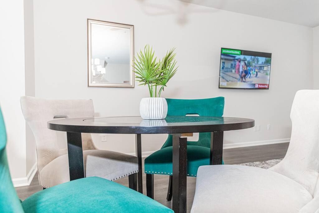 New Spacious 3 Bedroom Suite Garage Parking Free Wi-Fi Office Space And Patio View 杜鲁斯 外观 照片